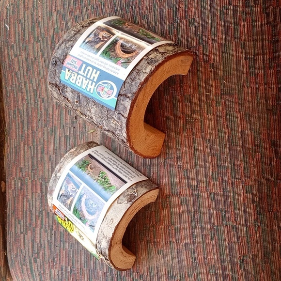 New! ZOOMED Habba Hut Half Log Hides. 2 Count - Picture 3 of 5